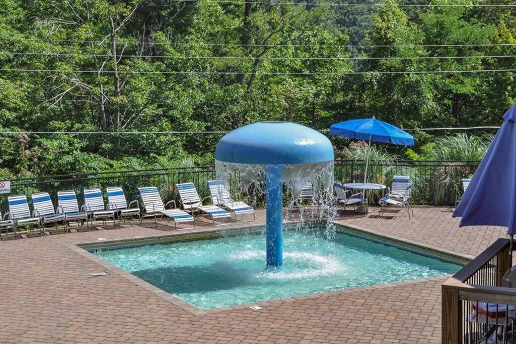 Moonshine Manor-Pets Ok-W/D-Pool Table-Arcade-Hot Tub Villa Gatlinburg Exterior foto